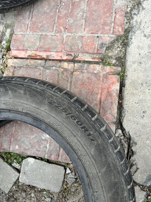 Гума для абтомобіля всесезонна