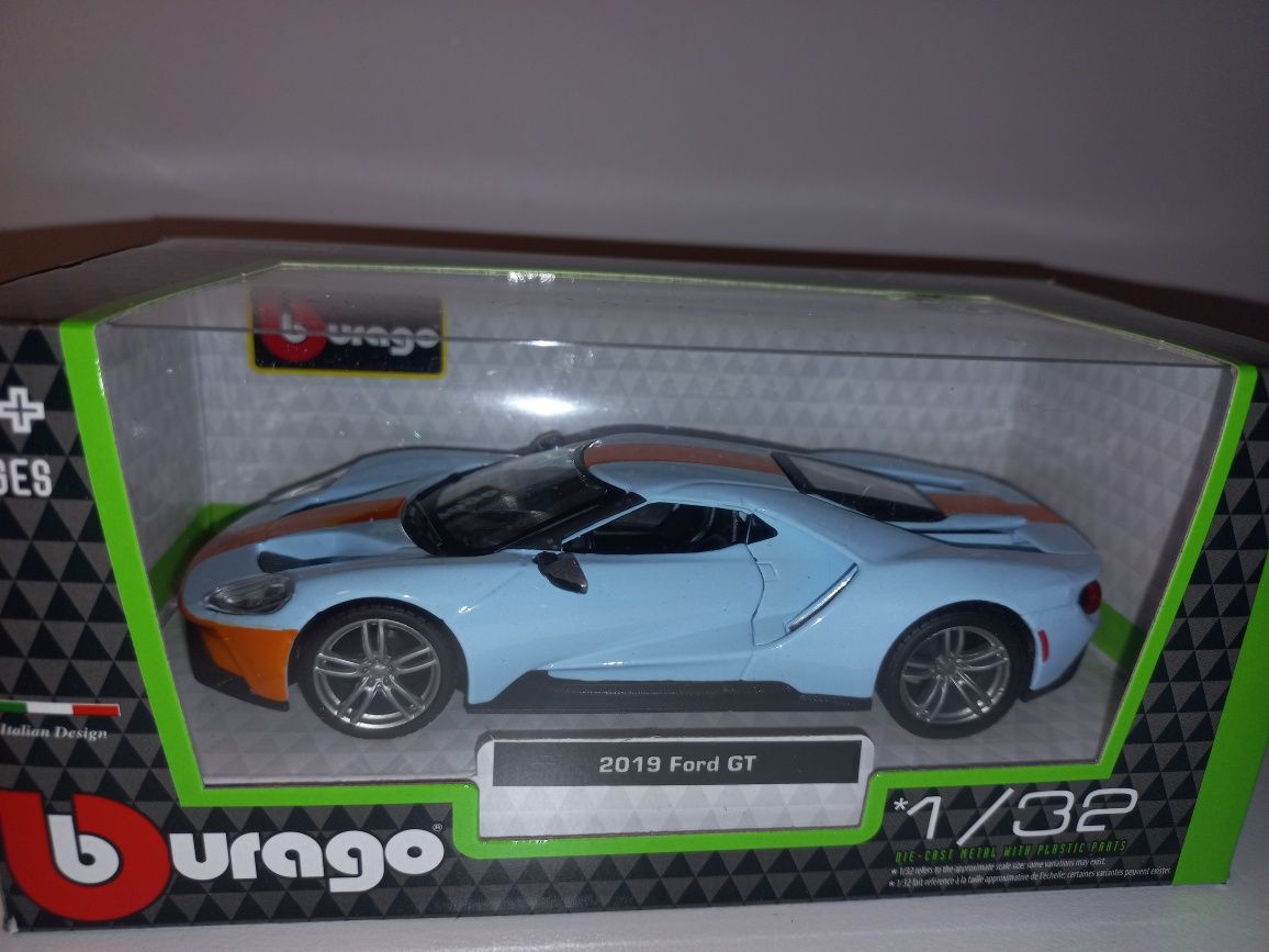 Bburago Ford GT, skala 1:32