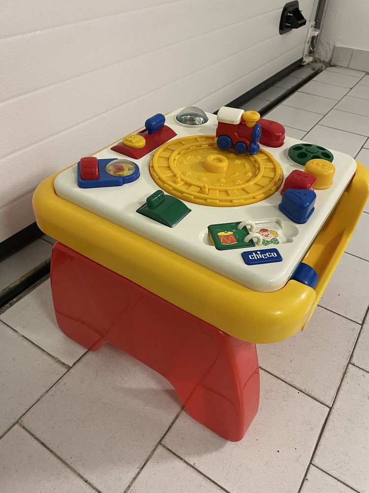 Mesa atividades chicco