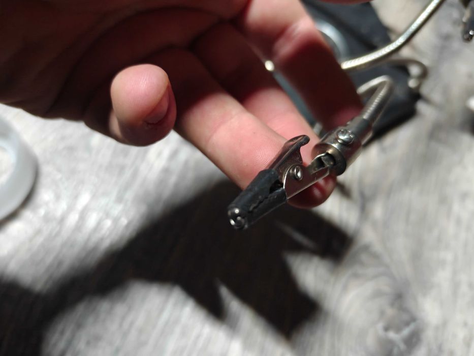 Рука для паяння з лупою