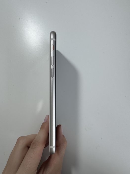 iPhone SE 2022 64GB