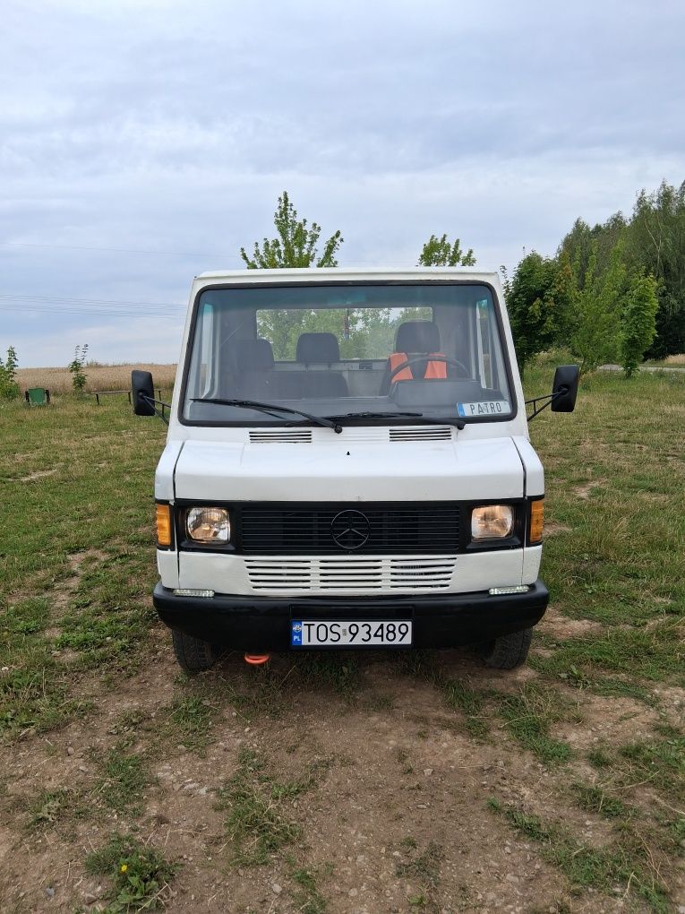 Mercedes T1 410 kaczka 2.9d bliźniak laweta 3.5t