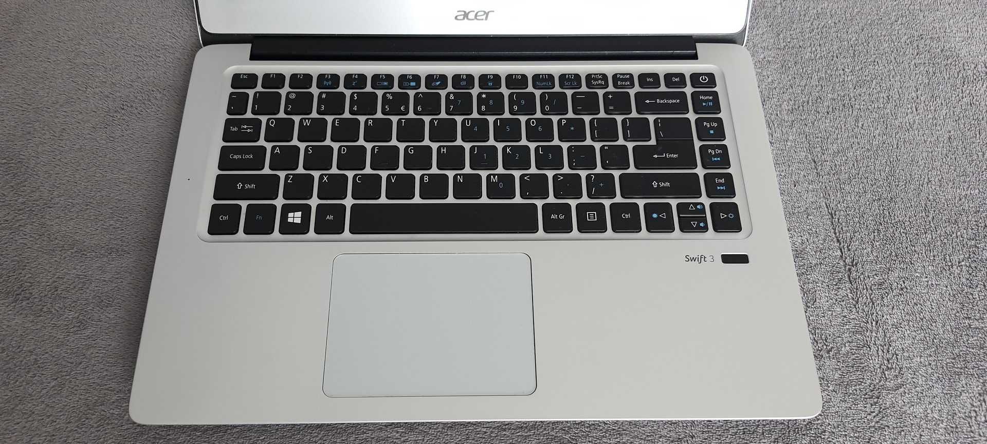 Ultrabook Acer Swift 3 SF-314-51 I3-7100U ; 8GB ; SSD 256GB M2