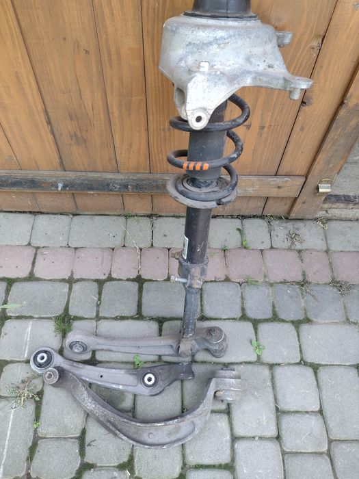 Macpherson lewy kompletny audi a 4b8