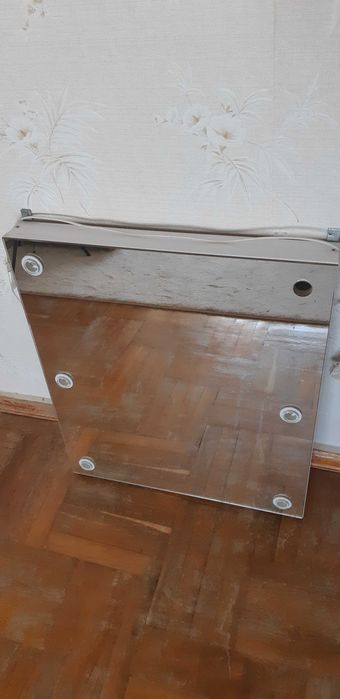 Дзеркало з підсвіткою