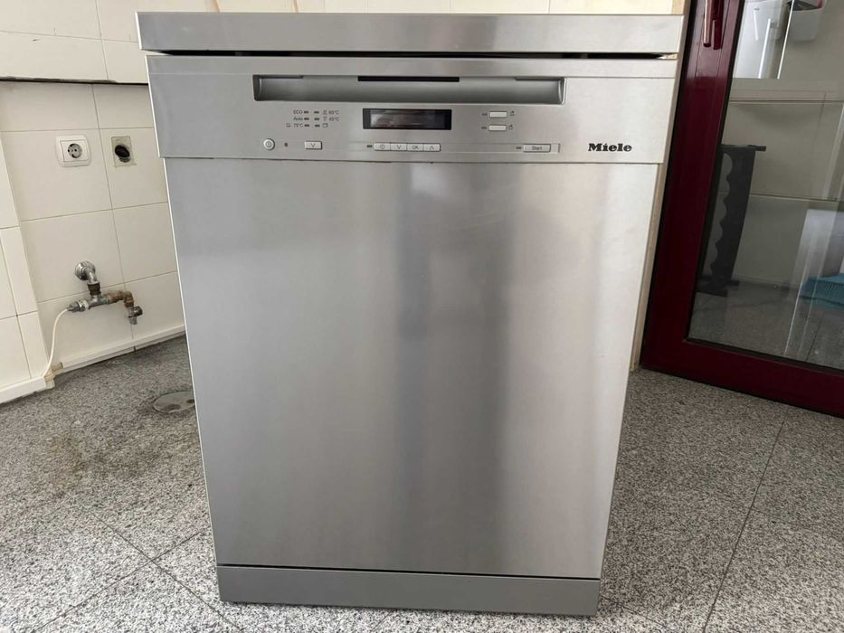 Máquina Lavar Loiça Míele G6730SC em muito bom estado