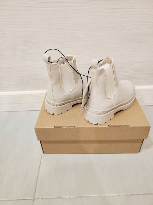 Botas criança (menina) - NOVAS