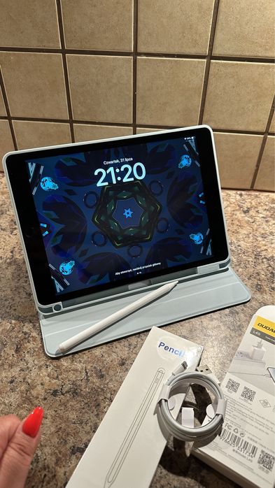 Tablet iPad Apple Retina 10” + NOWY RYSIK - Touch ID - PROCREATE