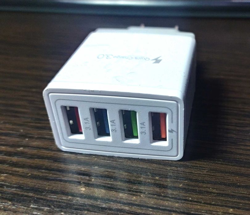 4 портовое USB зарядное устройство для телефона (3.5 A)