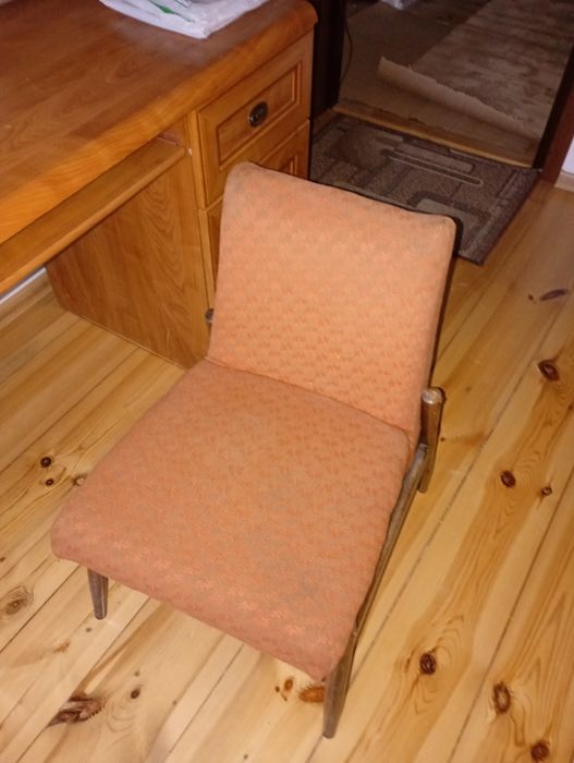 Krzesła model AGA z lat 60 (8 sztuk)