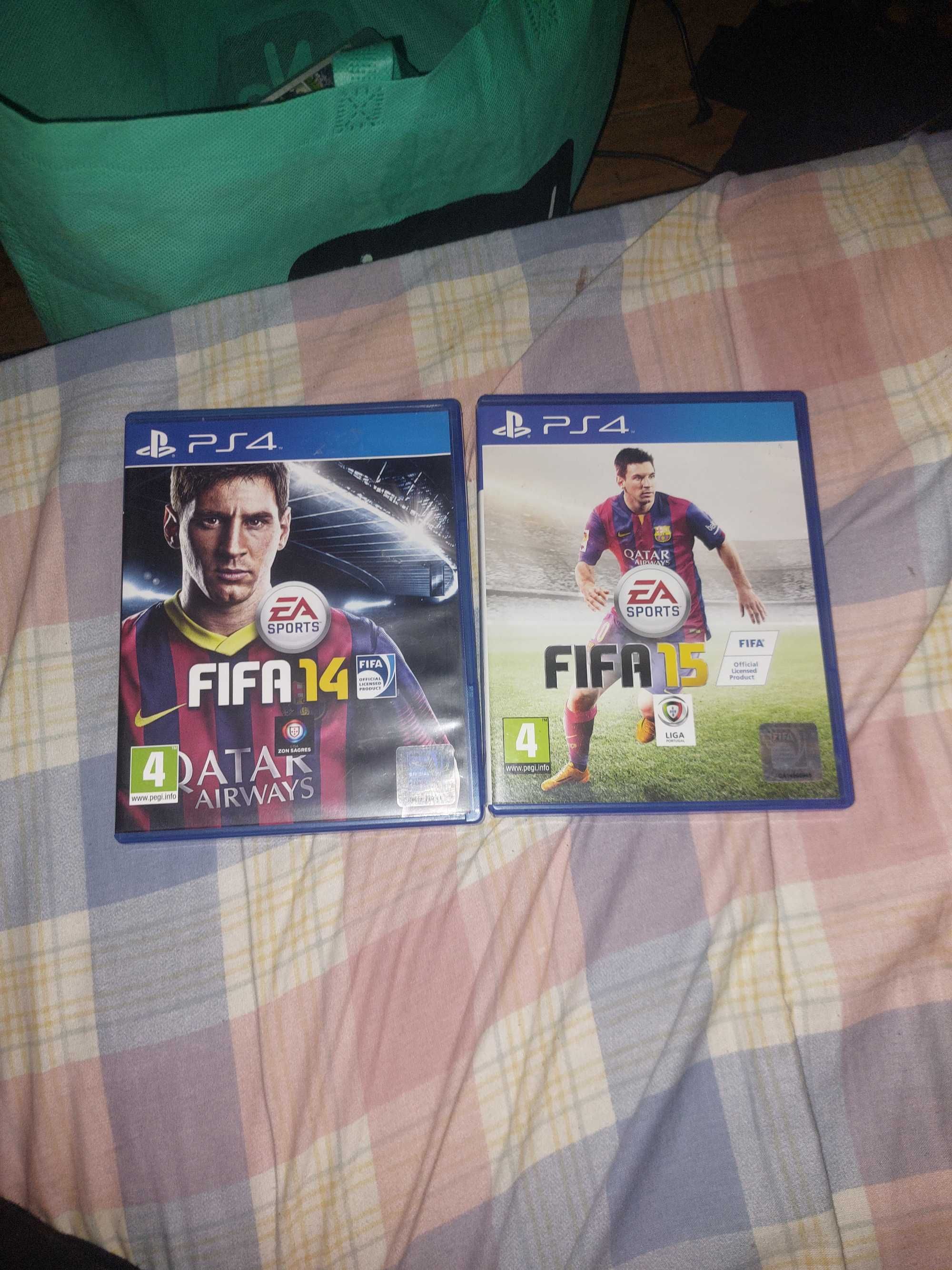 Dois jogos de futebol