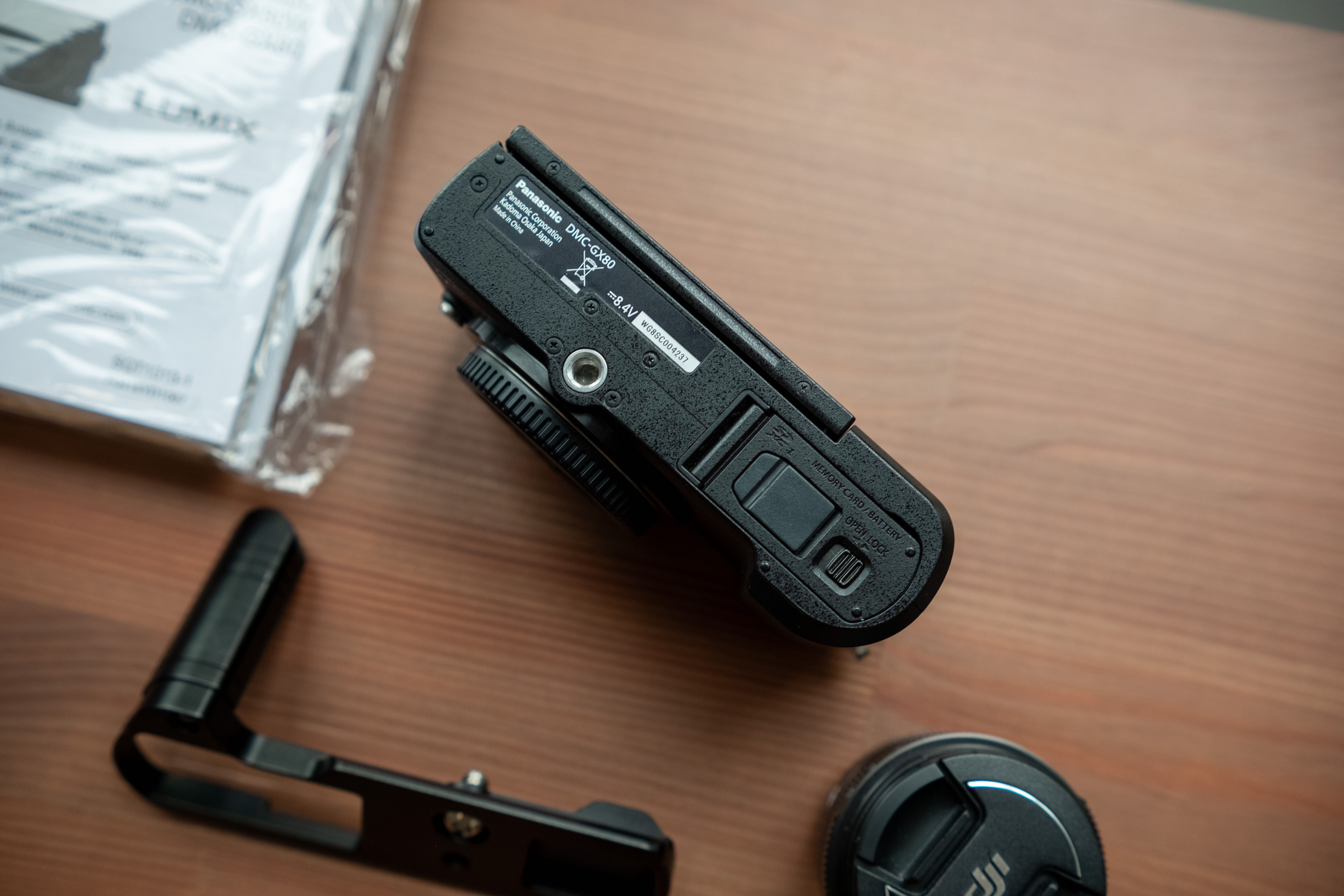 Panasonic LUMIX GX80 + DJI 15mm f/1.7 + grip i akcesoria