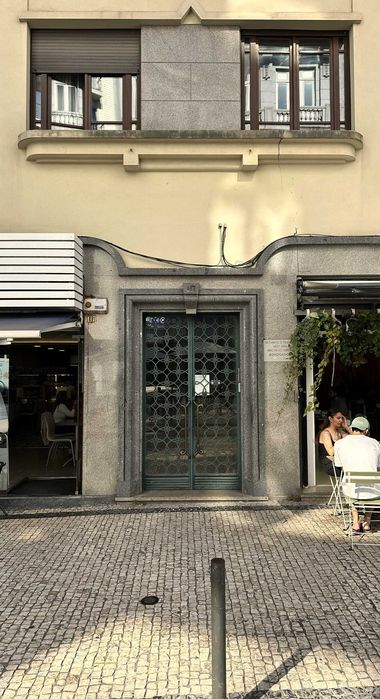 2-bedroom apartment for rent at the centre of Porto.