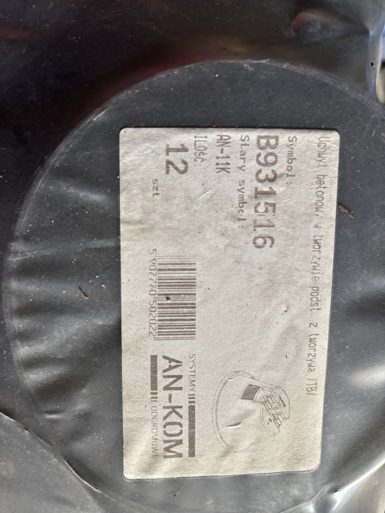Uchwyt betonowy w tworzywie - komplet 12 sztuk