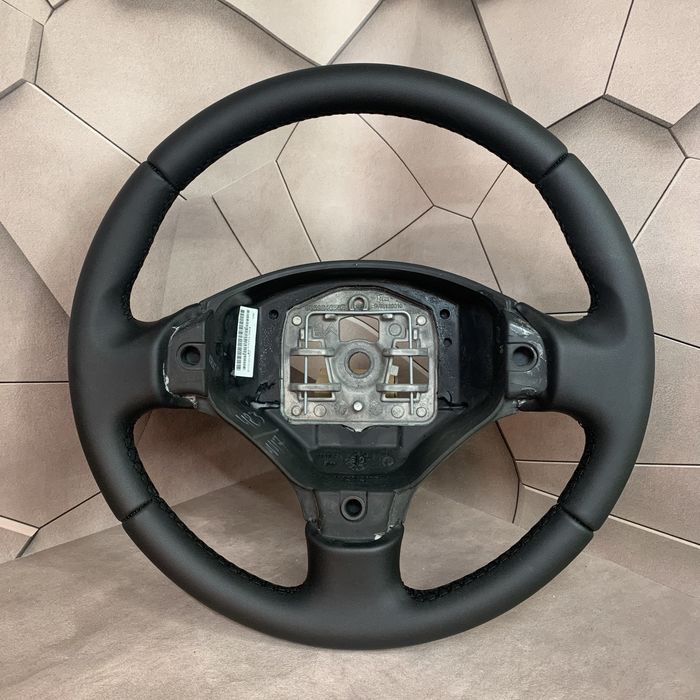 Перетягнутий руль до Пежо 308 3008 5008 Peugeot 307 на обмін
