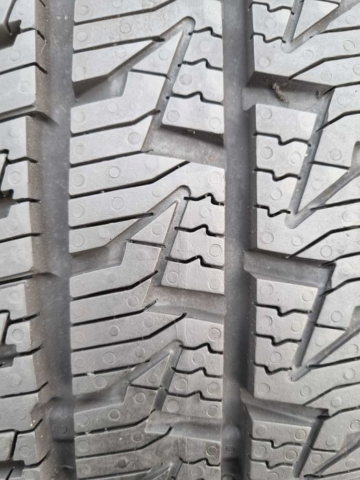 Opony Całoroczne 225/75/16CP 118R Continental 4Season Rok 2024