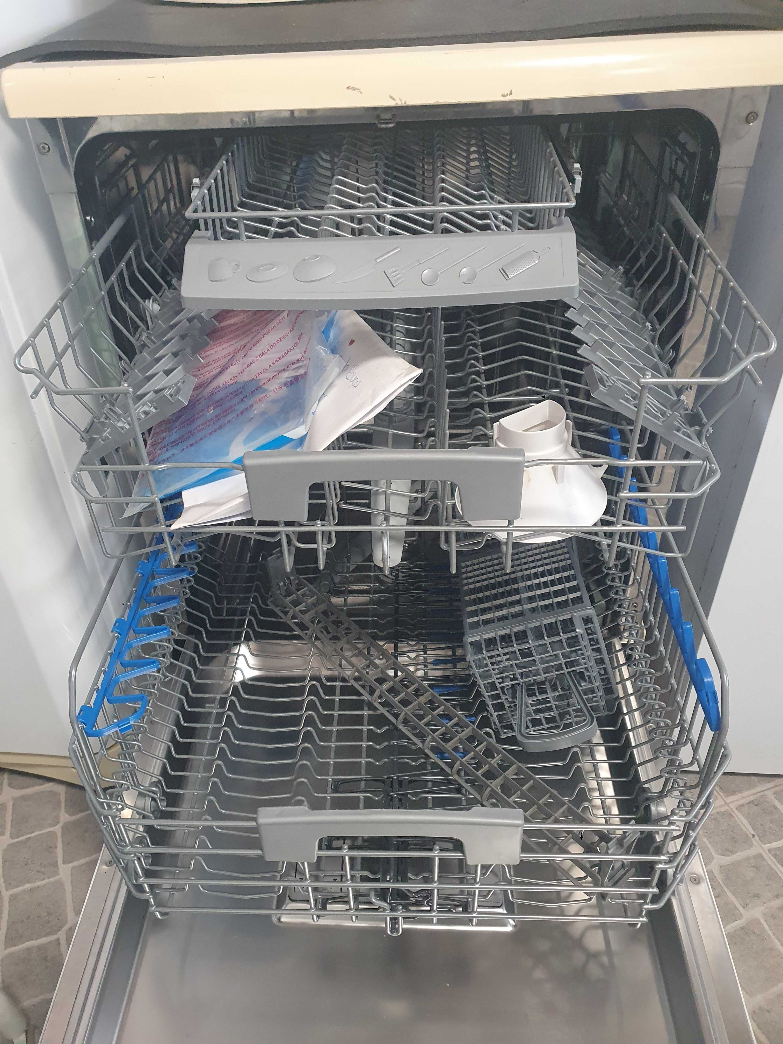 Máquina da loiça candy