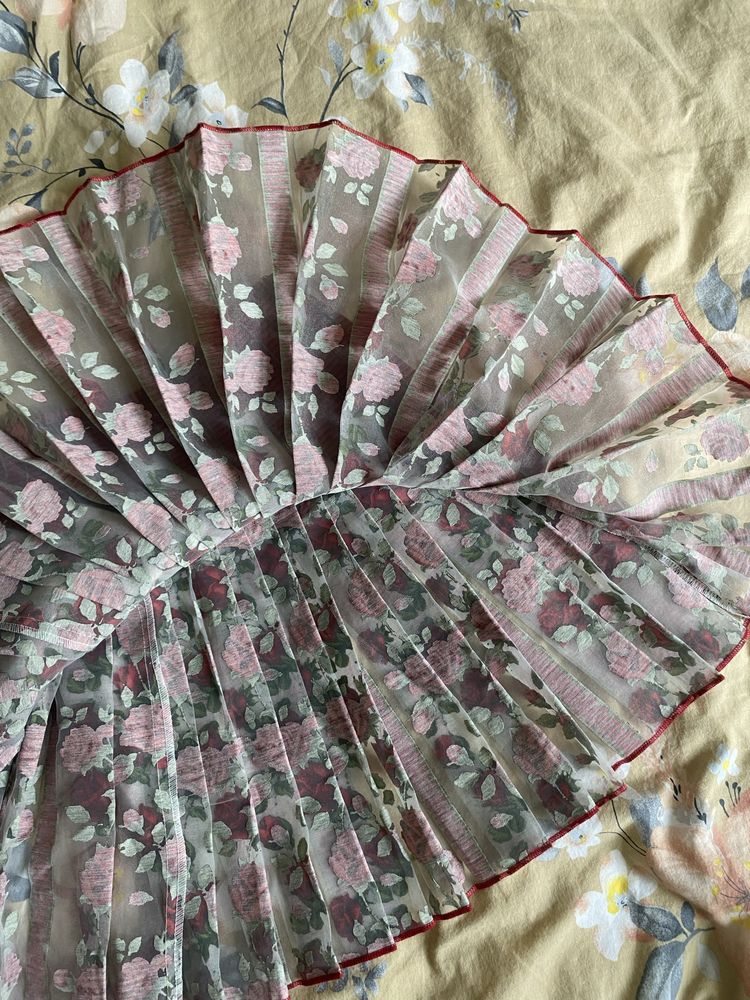Міні-юбка в троянди індивідуальний пошив