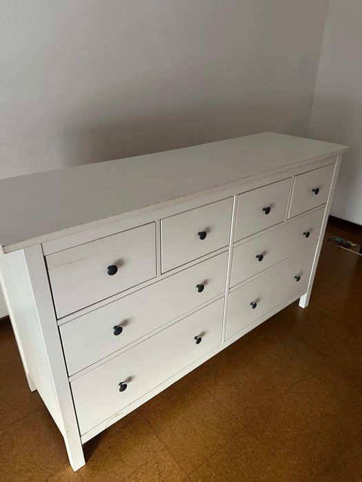 HEMNES cómoda com 8 gavetas
