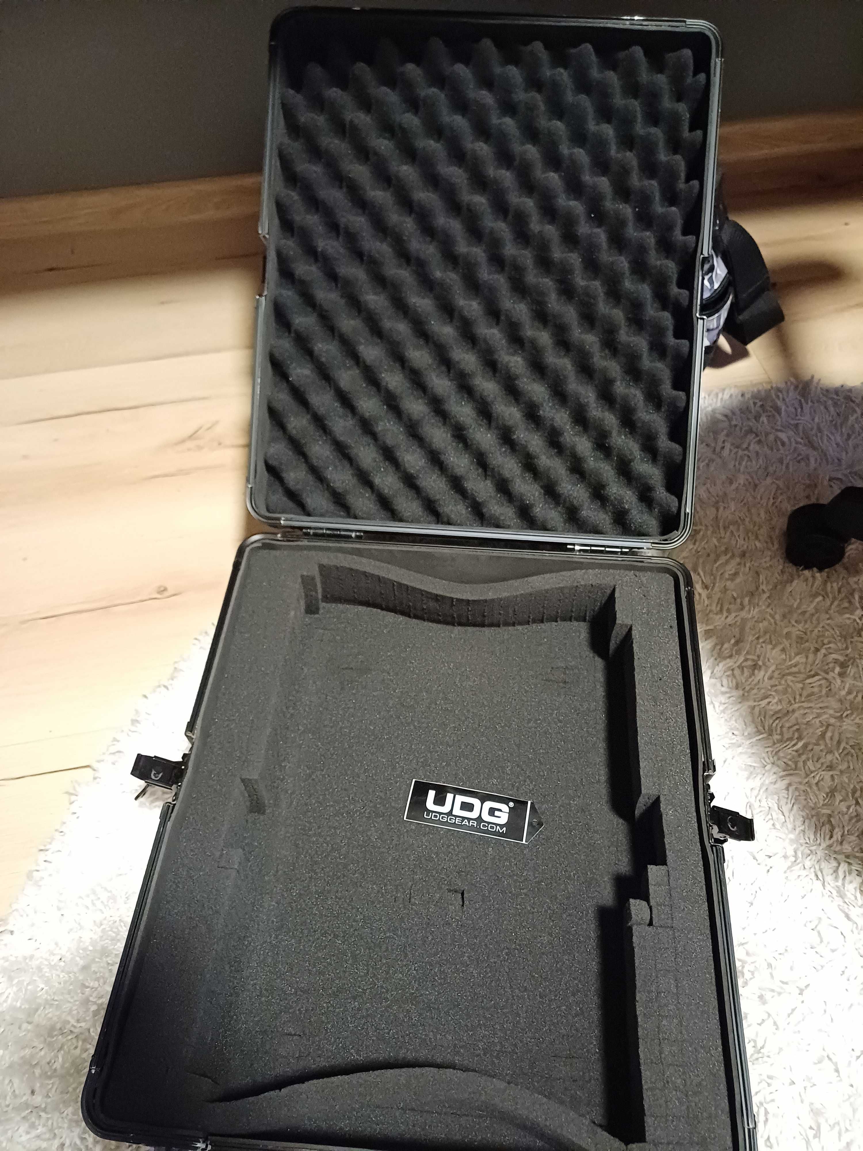 UDG ULT Pick Foam FC Multi Format M - walizka, case na mixer.