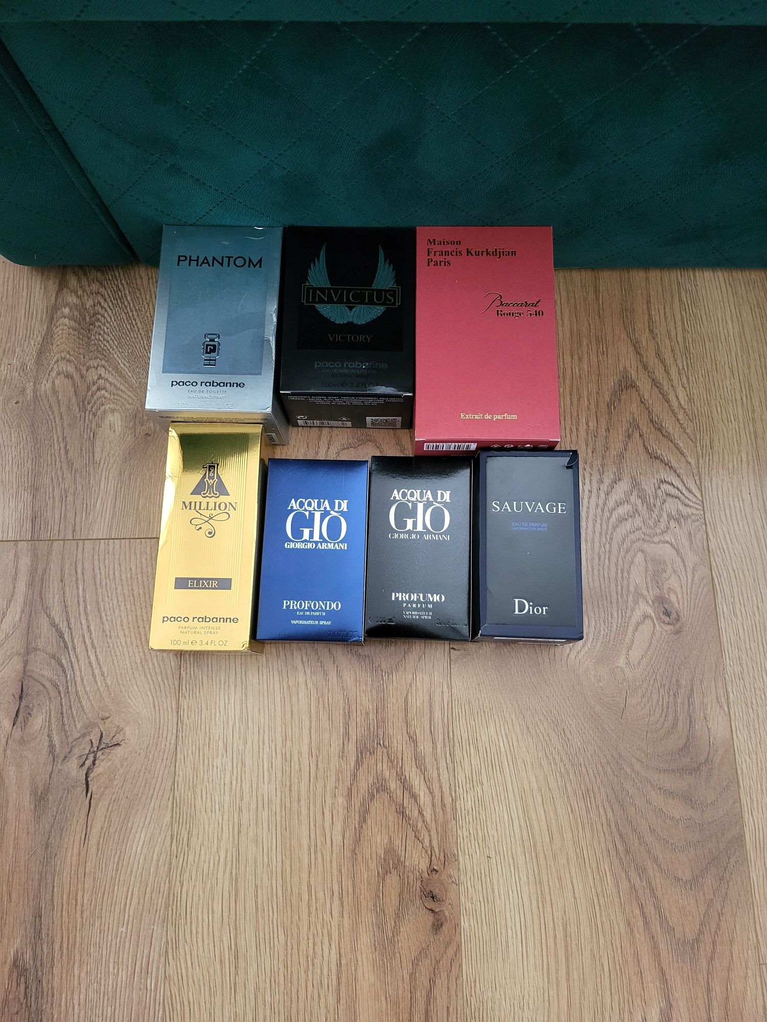 Perfumy damskie i męskie.