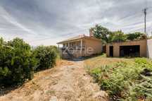 Moradia individual T3 com área total de 5 144 m2 em Valença