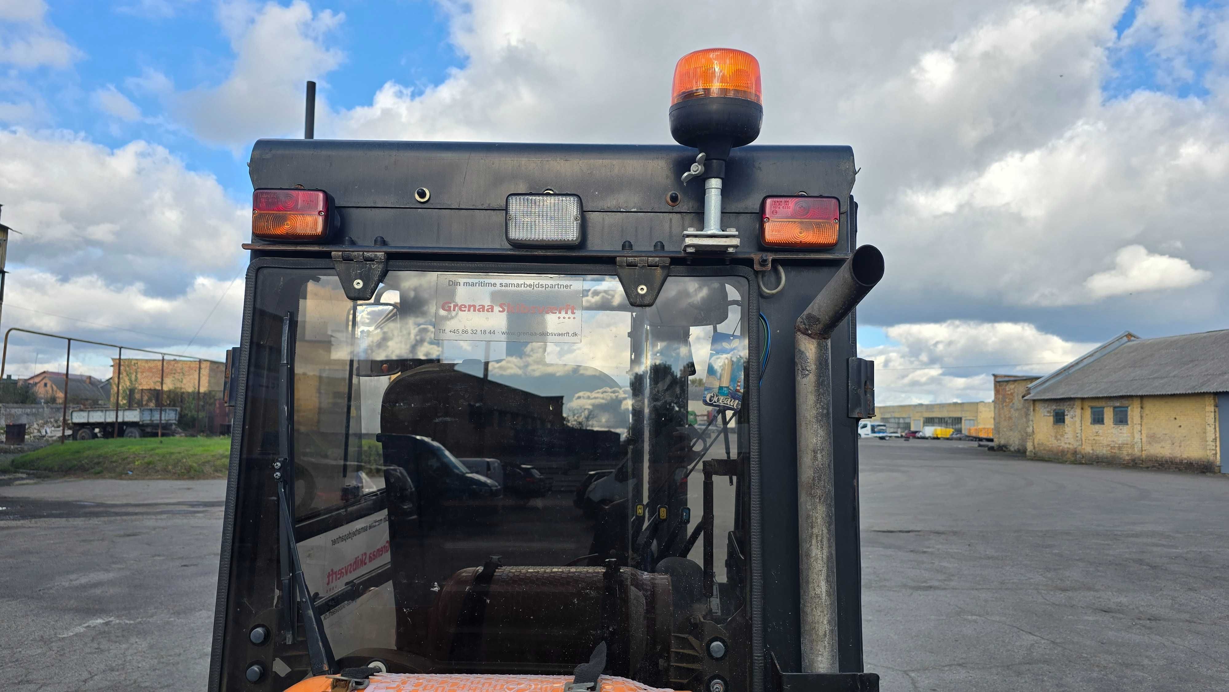 Навантажувач вилковий Clark cgp35