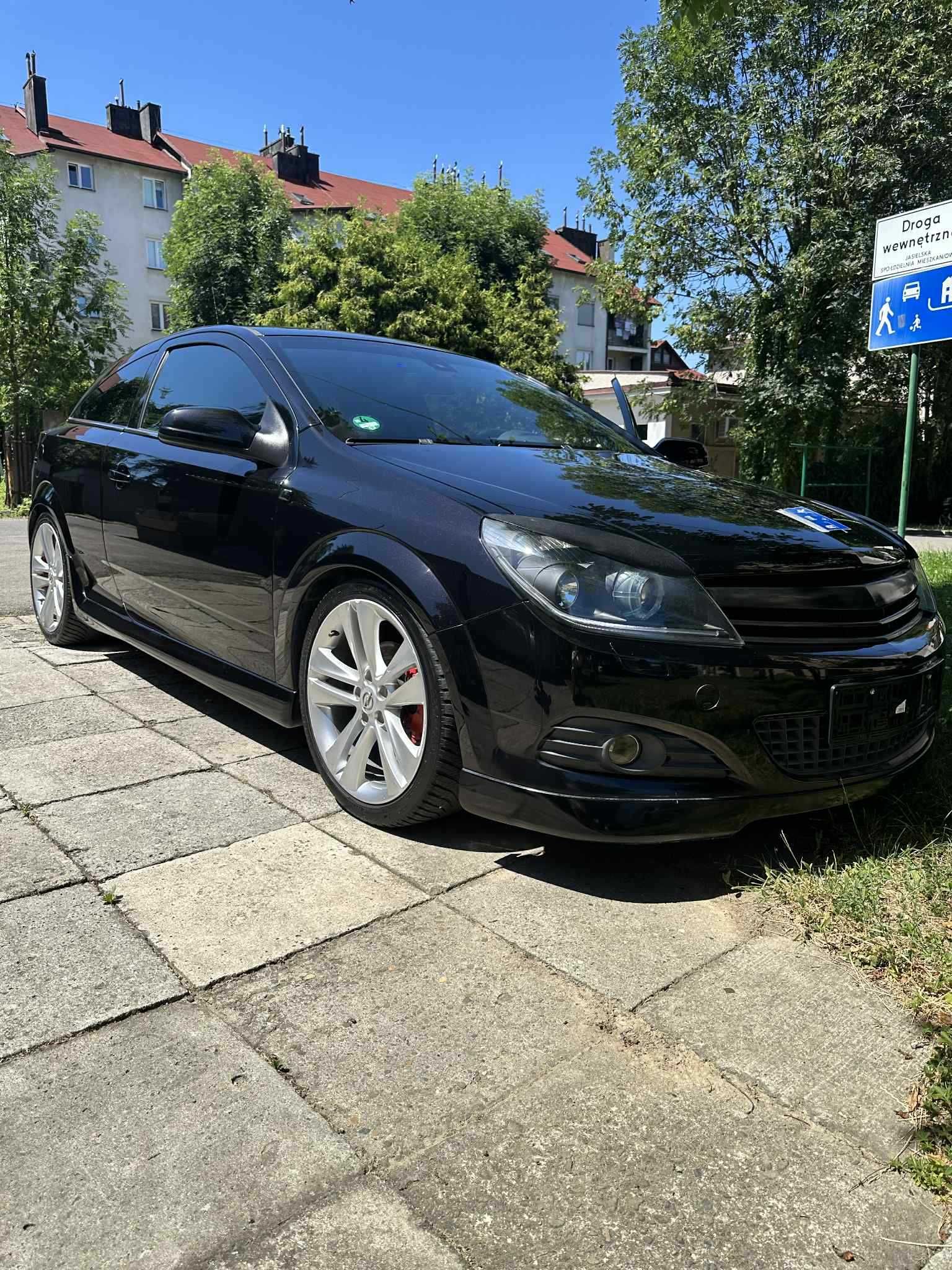 Opel  astra h gtc 1.8 140KM