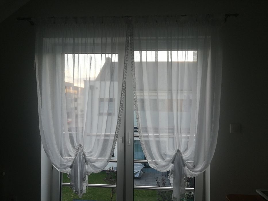 Piękne firany ala dzwony z gipiurą