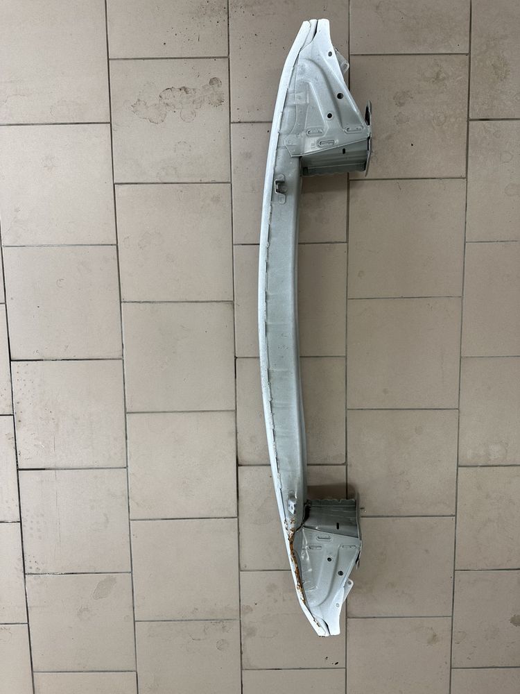Бідсилювач переднього бампера Subaru Outback B16