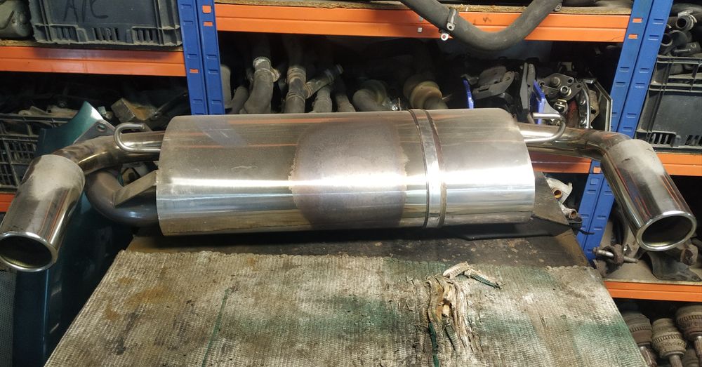 Panela escape MGF e TF em inox