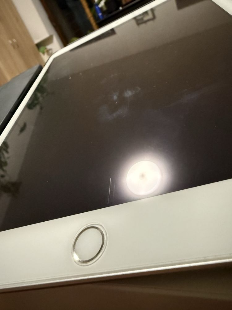 iPad 8. generacji (2020) 32 GB + Apple Pencil 1 generacji + etui