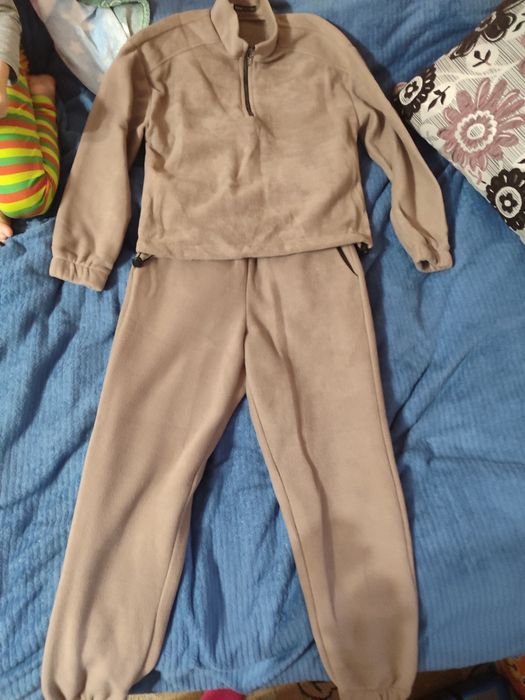 Продам женский флисовый спортивный костюм