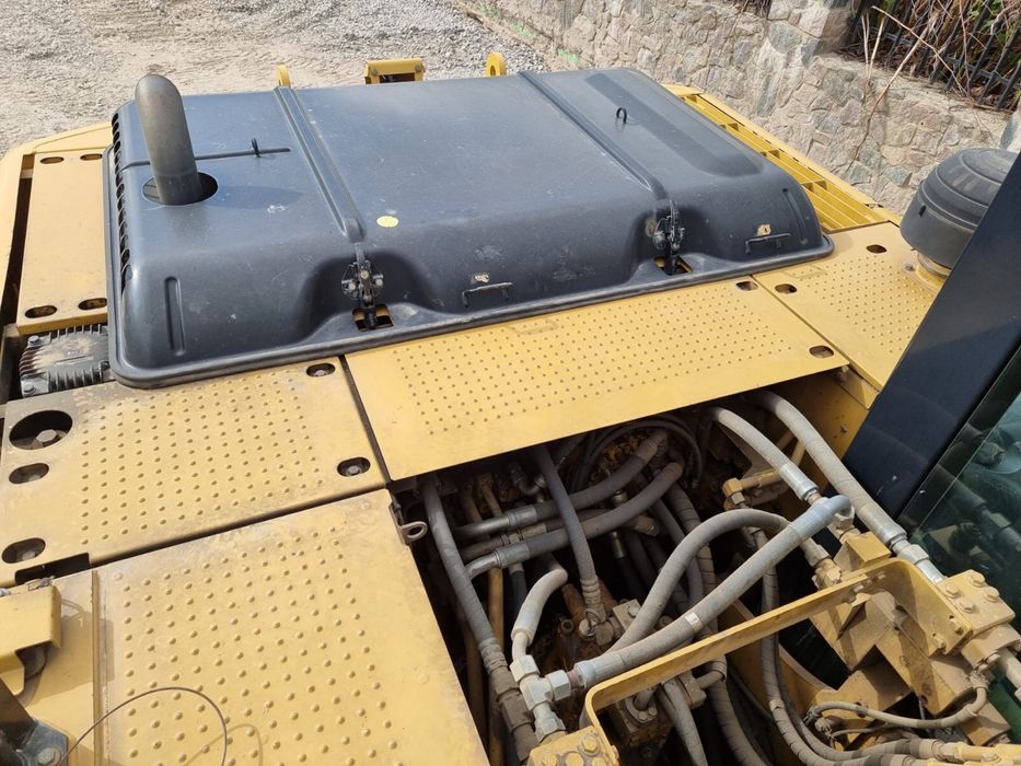 Продам экскаватор Caterpillar 320 D , 2013 года