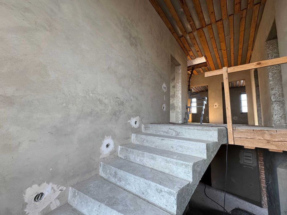 ВИГІДНА ПРОПОЗИЦІЯ! Добротний будинок у Корневі, є всі комунікації!