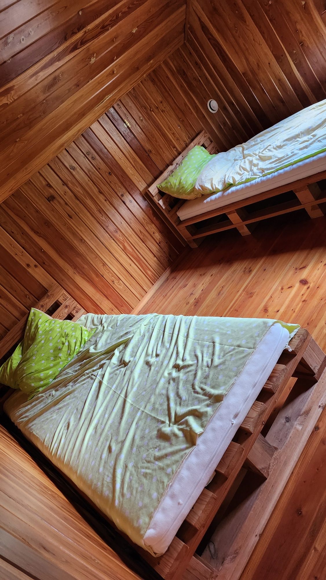 Łóżko paletowe z naturalnego drewna modrzewiowego 95 x207