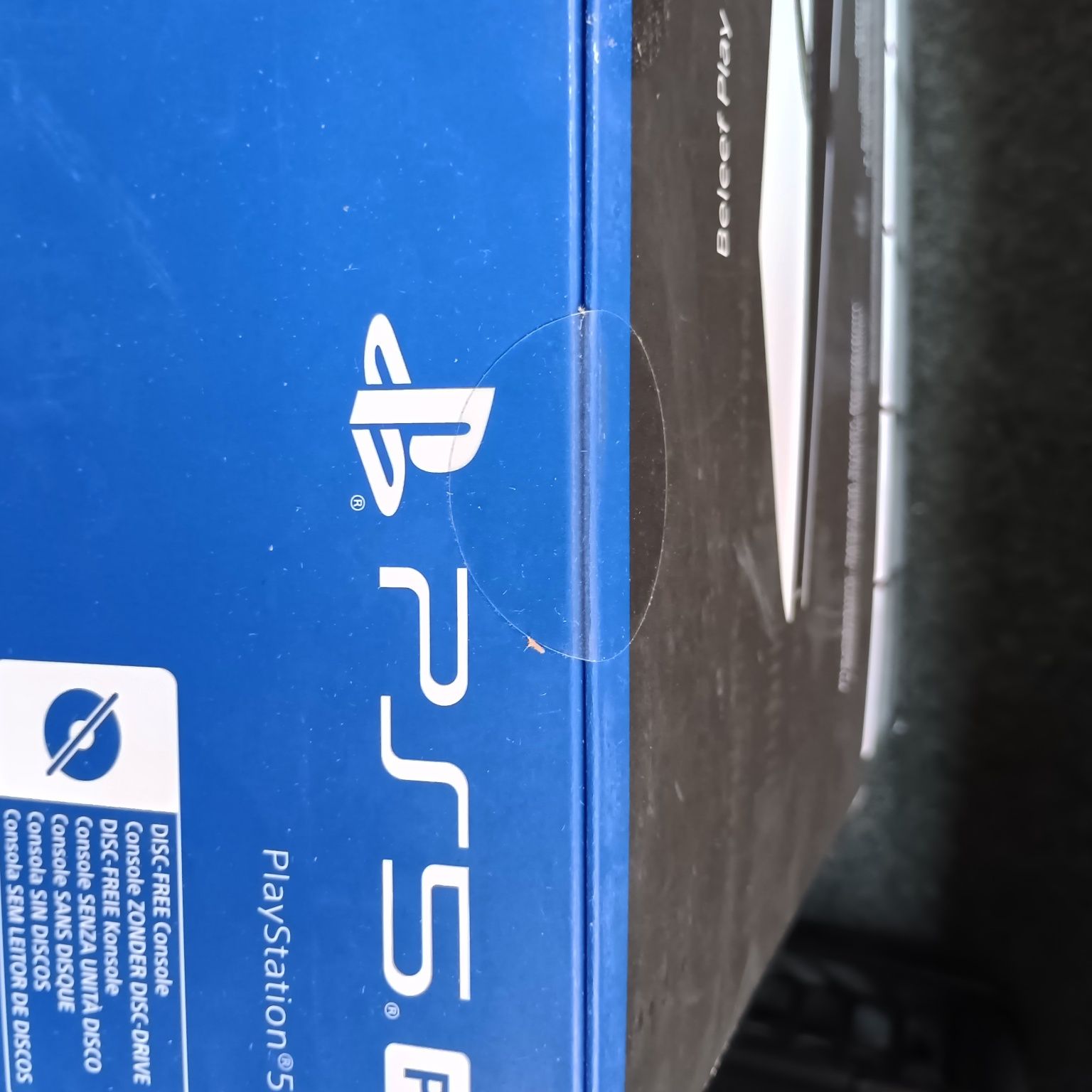Sprzedam konsolę PlayStation 5 pro