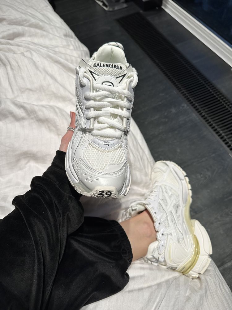 Кросівки Balenciaga Runner White