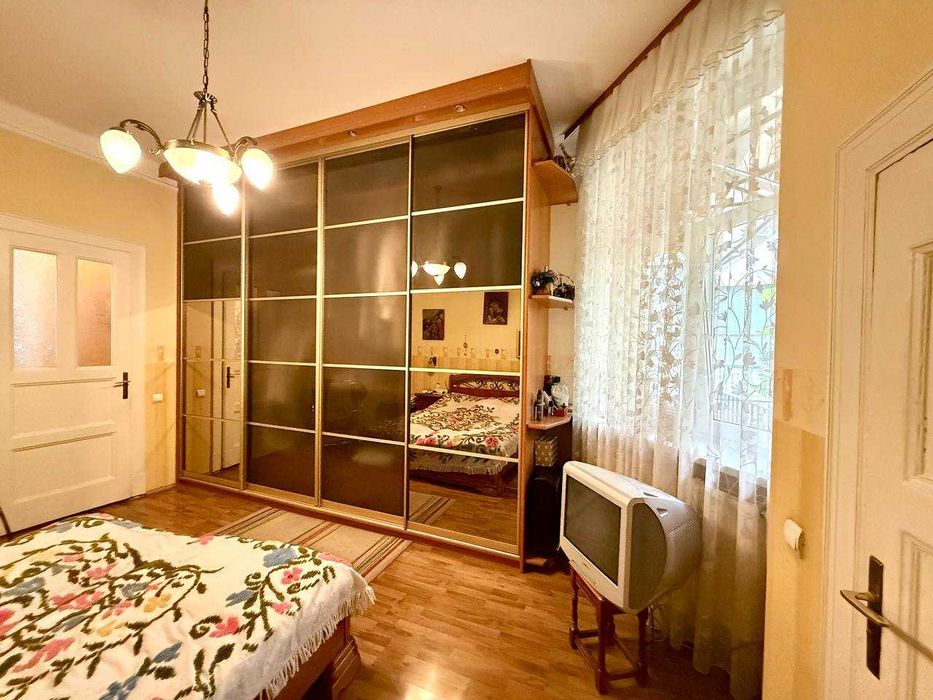 Продаж 4 кім. квартири вул. Стецька Центр Львова