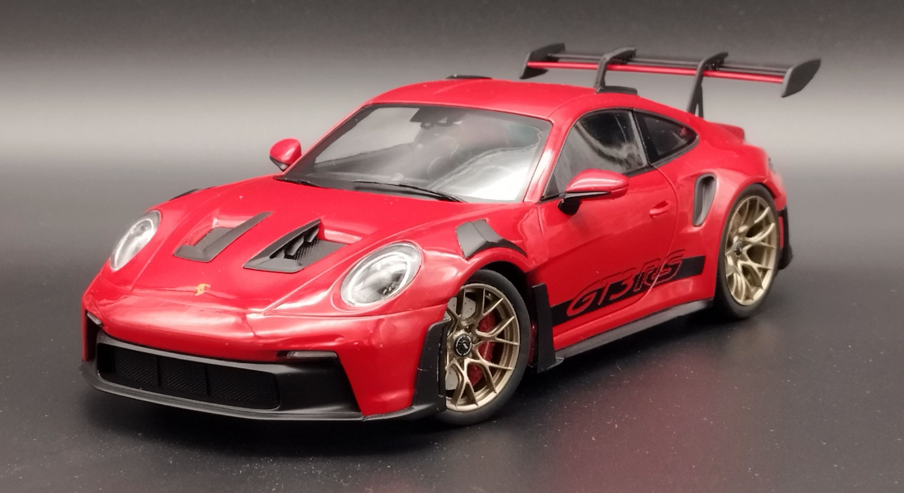 1:18 Solido 2024 Porsche 911 (992) GT3 RS GT3RS  Guards Red