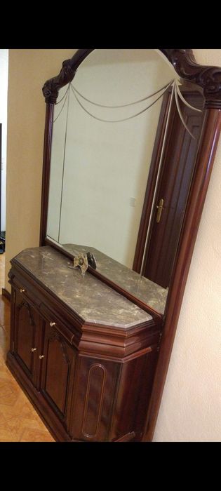 Sapateira/Aparador Clássico Premium: Madeira, Mármore e Espelho!