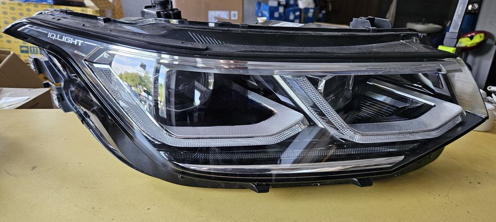 VW Tiguan II lift przednia prawa lampa full led