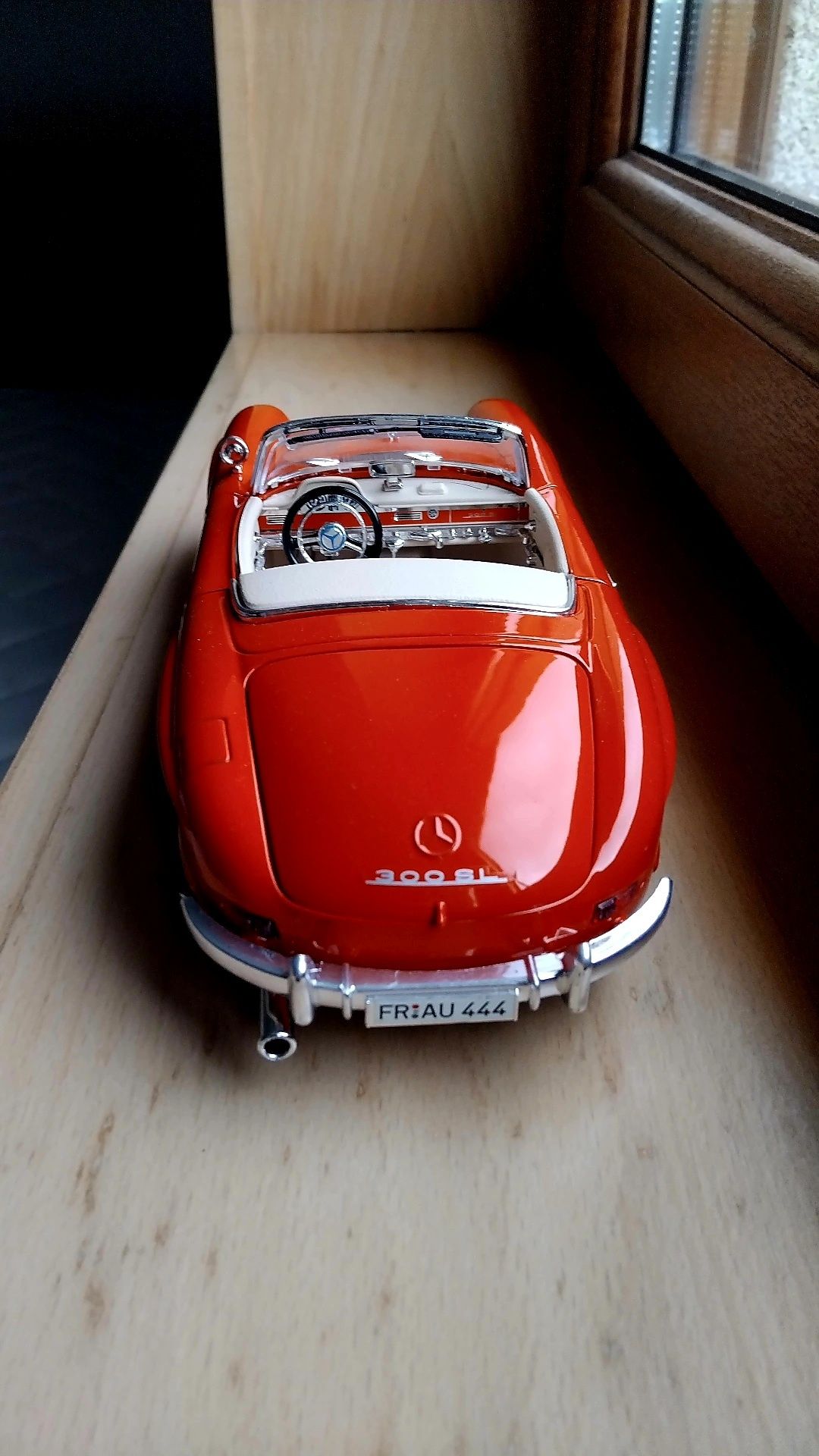 Mercedes SL 1:18