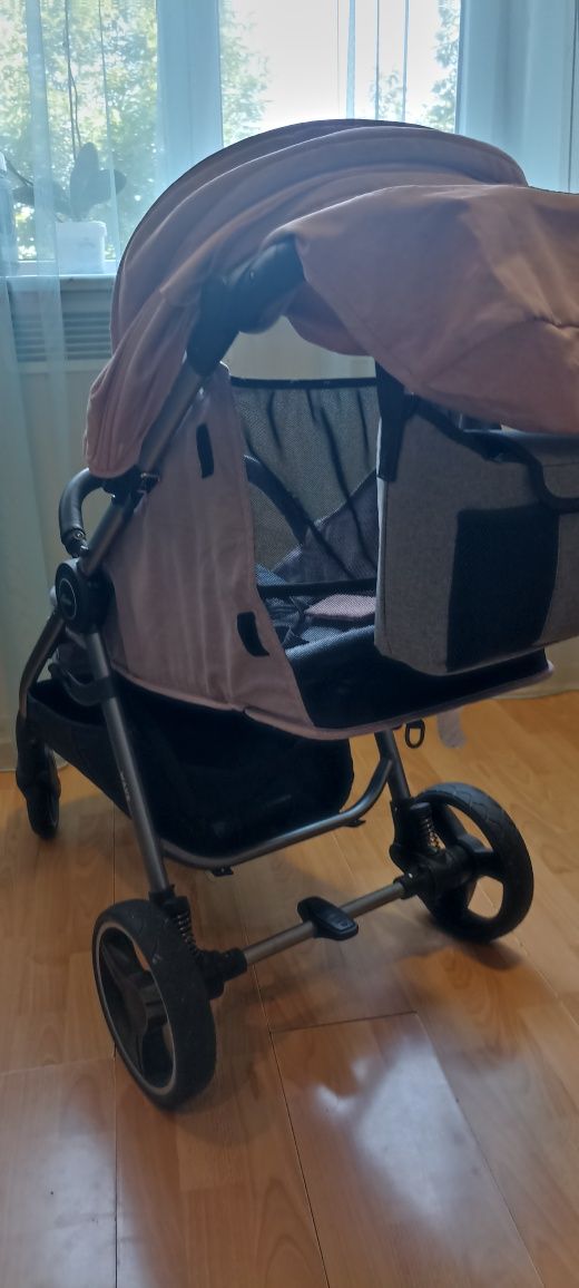 Продам коляску baby design в отличном состоянии