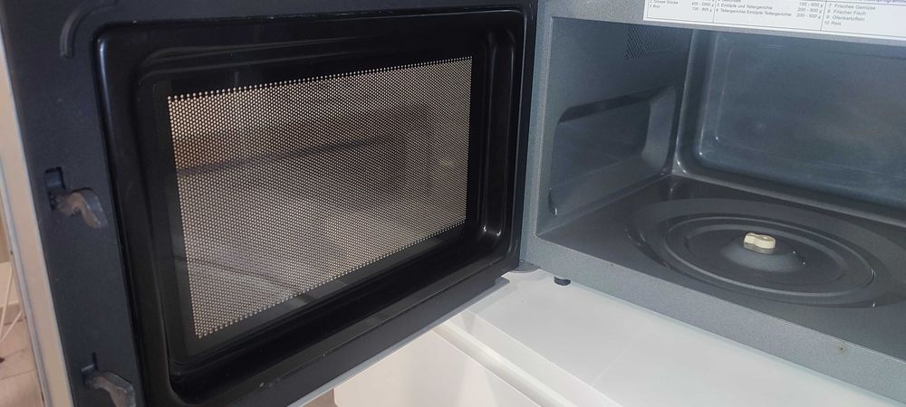 Mikrofalówka Panasonic NN-SD27HS