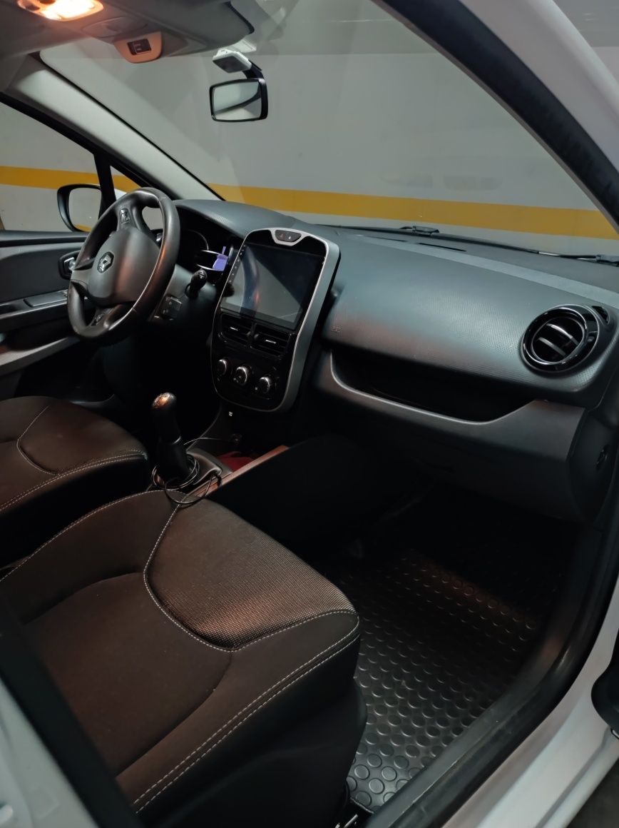 Renault Clio Van