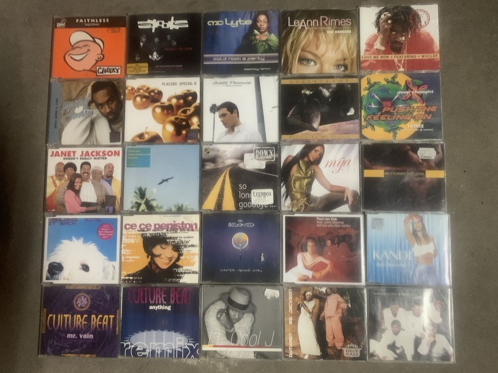 Single z lat 90 tych i nowsze