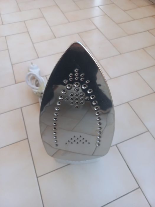 Ferro a vapor Ufesa Clarrise 90