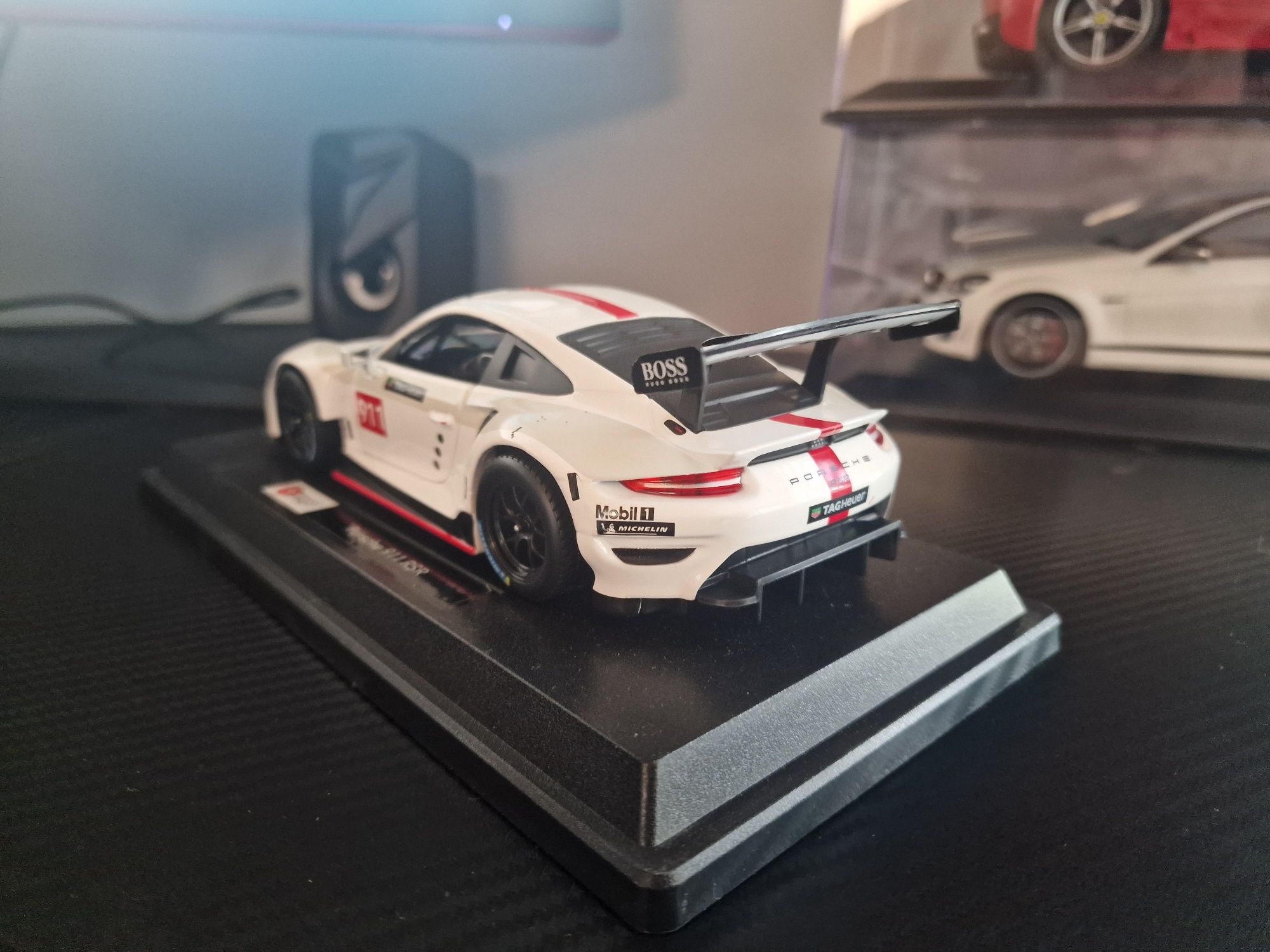 Porsche 911 RSR 1:24