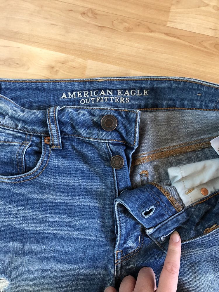 podarte jeansy american eagle outfitters